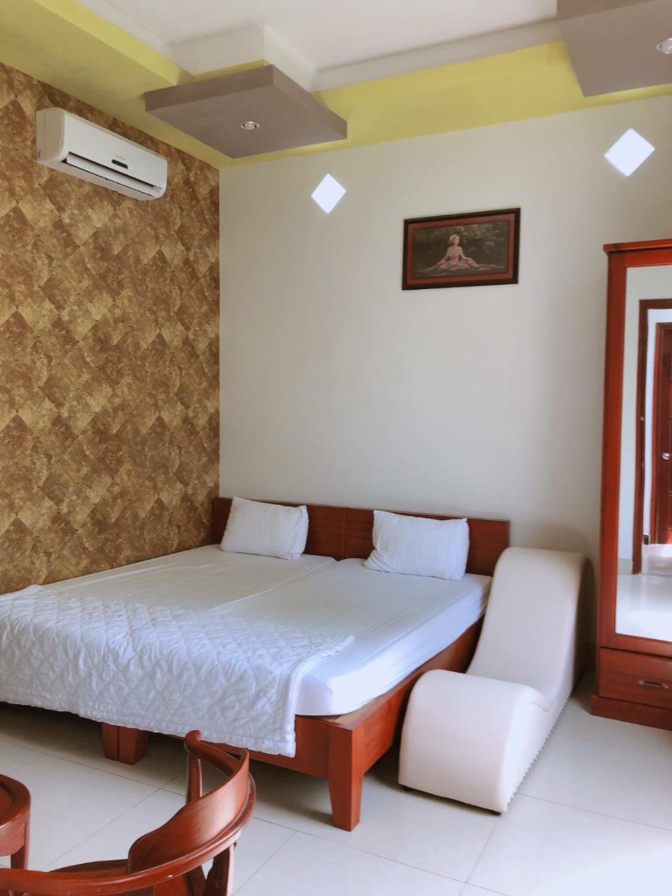 Ngoc Kha Tu 1 Hotel Long Xuyen Bagian luar foto